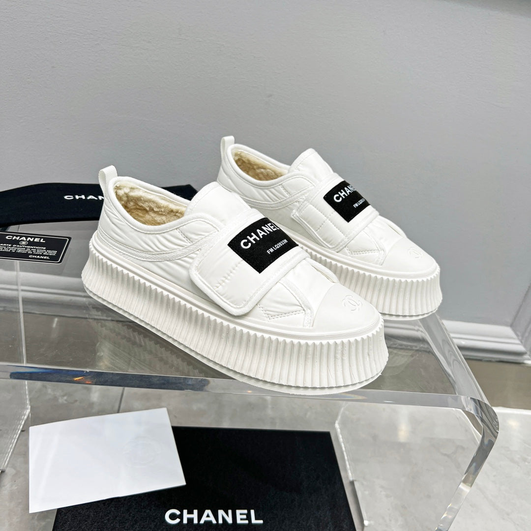 CC Low Sneaker Thick-Soled White Rain Velvet Fabric