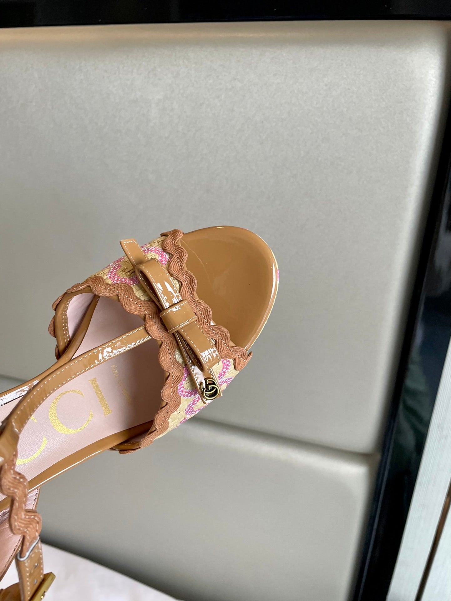 GG Kertu Platform Sandals 12cm Beige Raffia Leather 695693