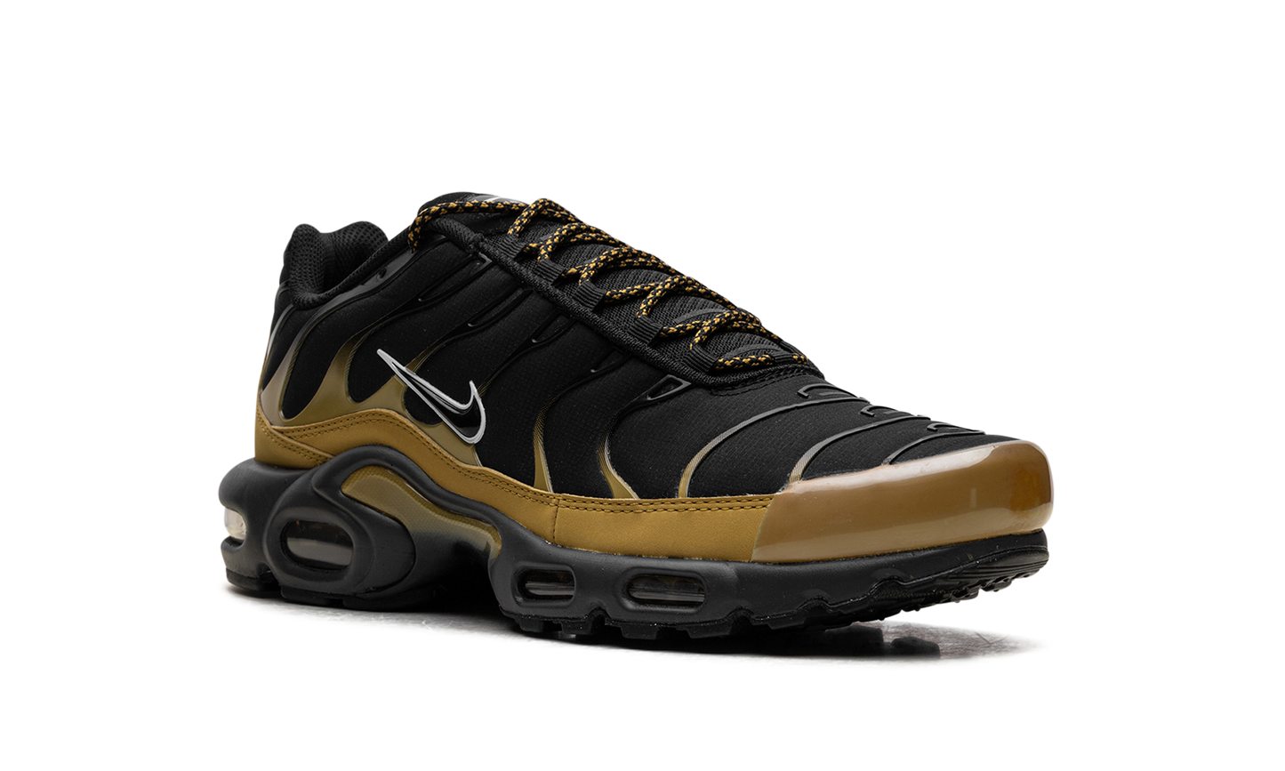 AIR MAX PLUS "Black" FB9722-700