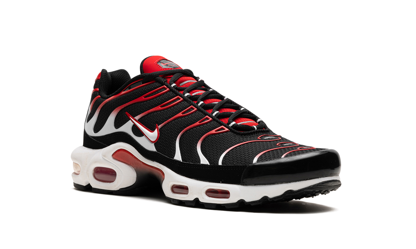 Air Max Plus "Black White University Red" DM0032 004