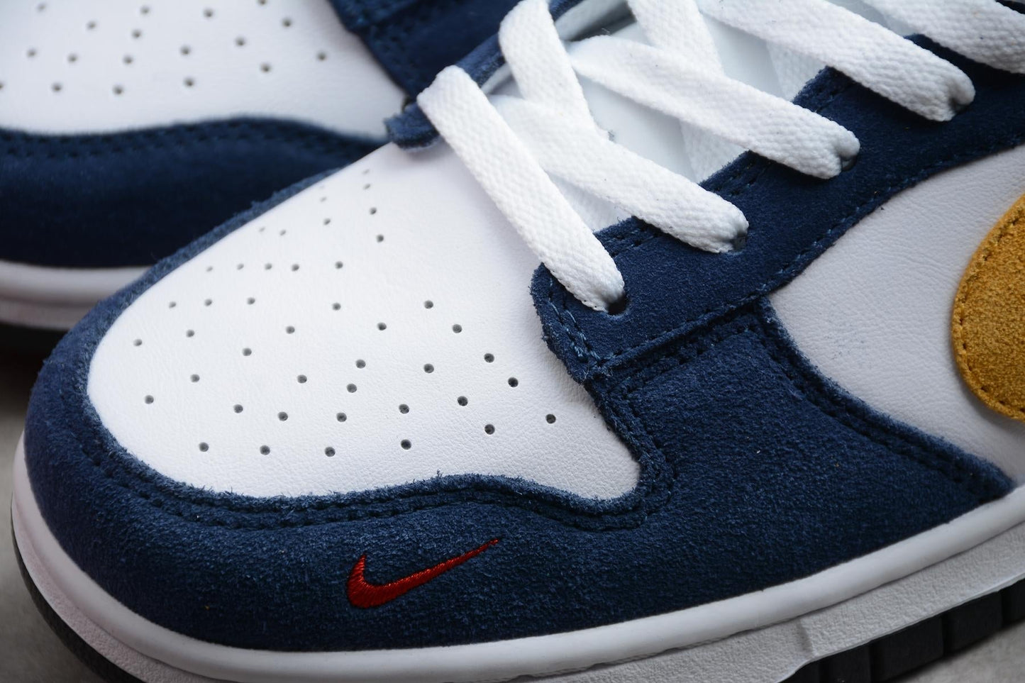Nike x Kasina Dunk Low '80s Bus