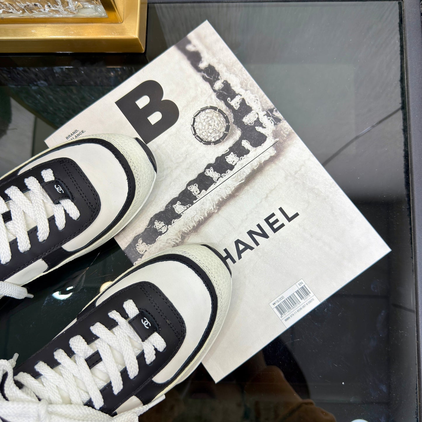 Chanel 2025 Sneaker Black and White Cowhite & Suede 507456