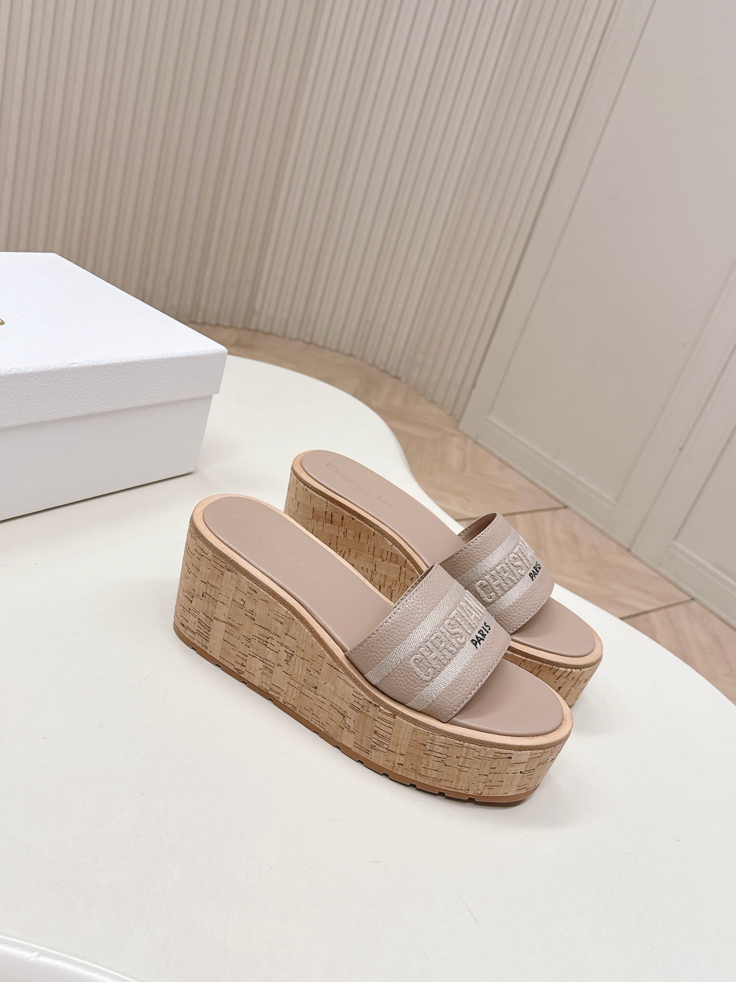 CD 26s Platform Sandals 85 Nude Cowhide 643778