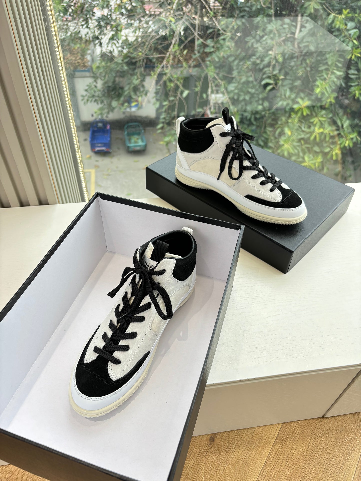 CC 25B Sneakers White Black Suede 548914