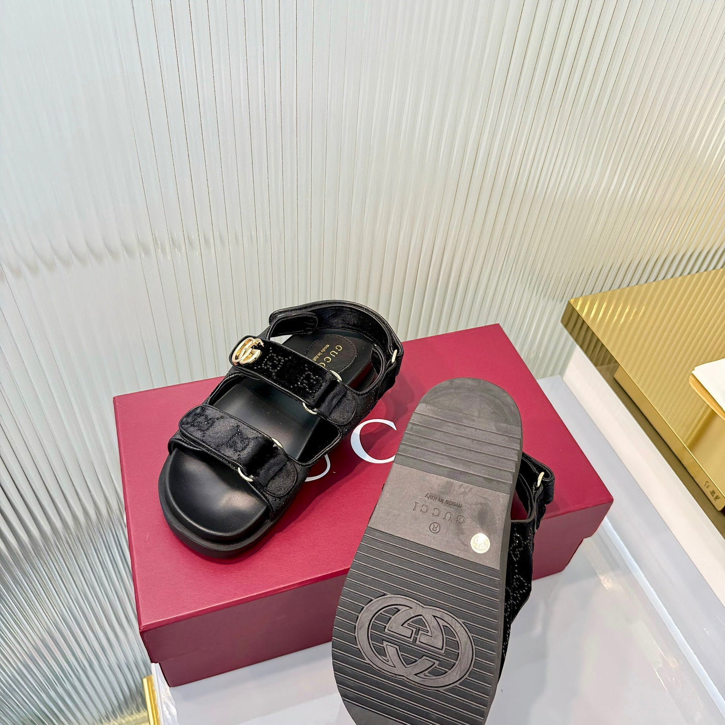 GG 26s Dad Sandals Black Leather Velvet 714862