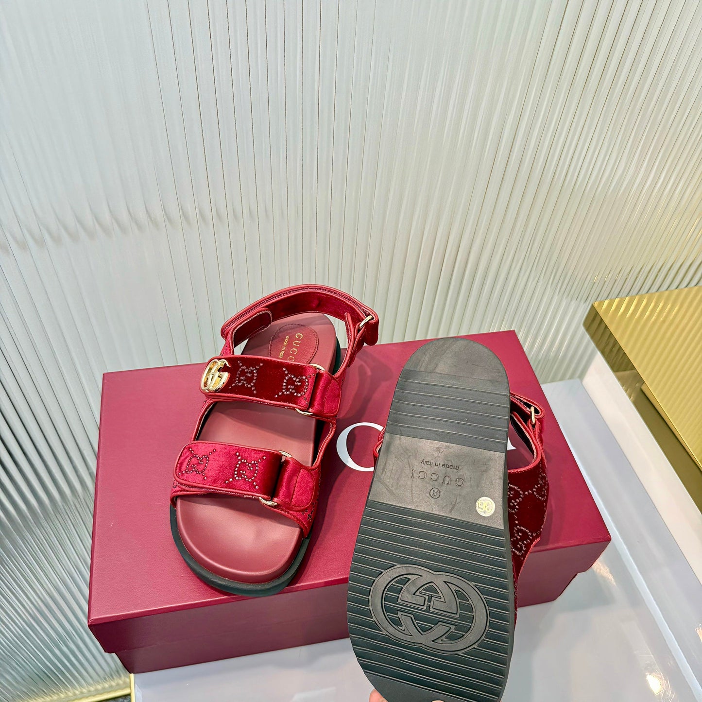 GG 26s Dad Sandals Red Leather Velvet 714863