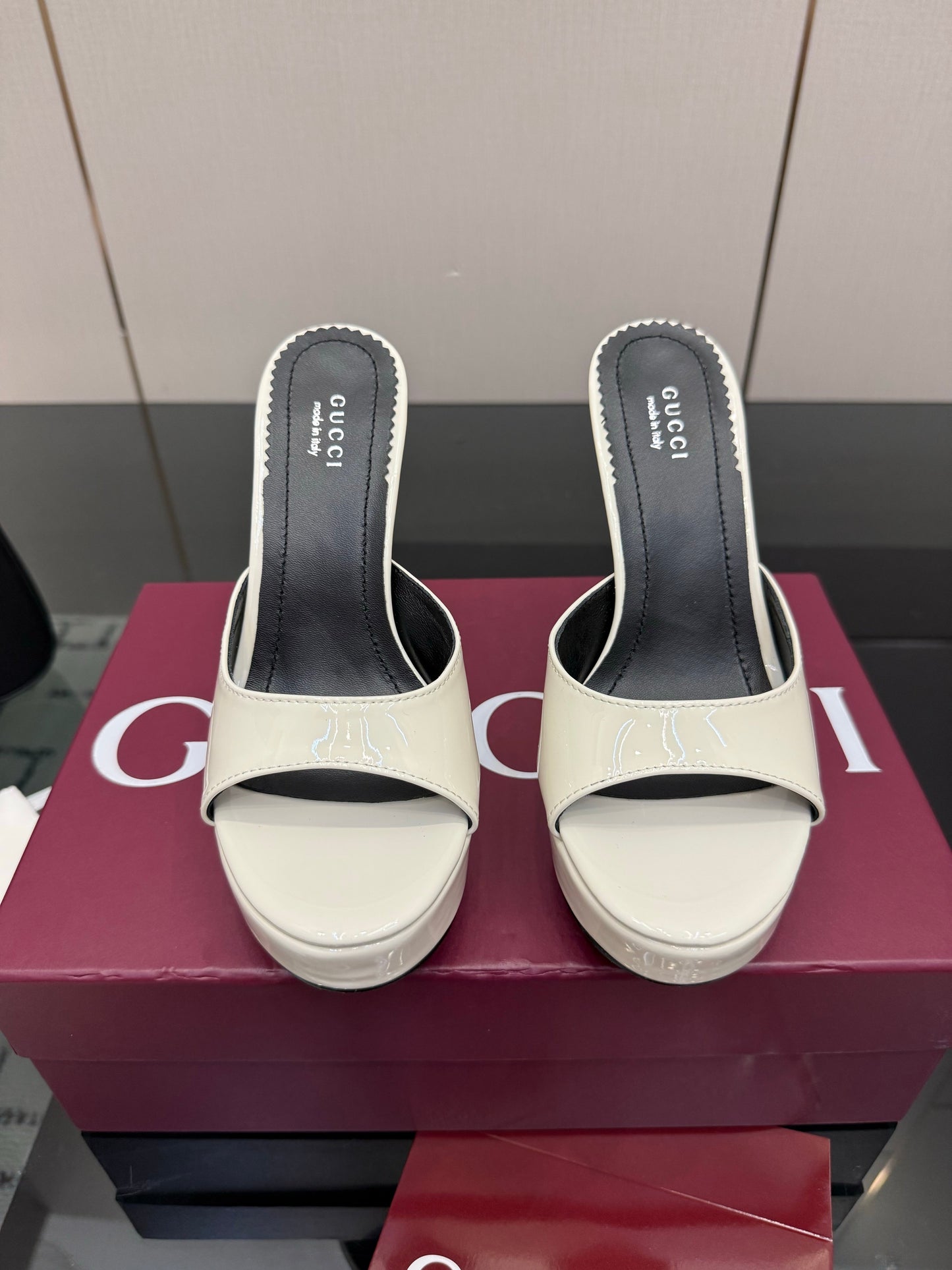 GG 26s Sandal 12cm White Patent Leather 828218