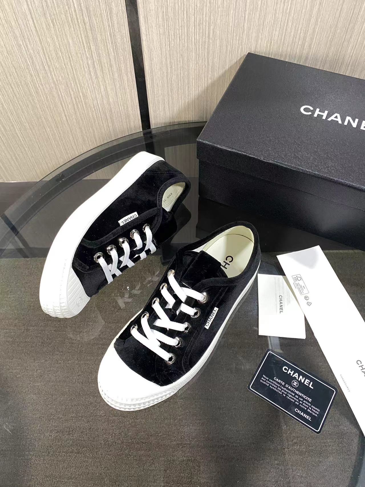 CC 26s Sneaker Black Suede 799310