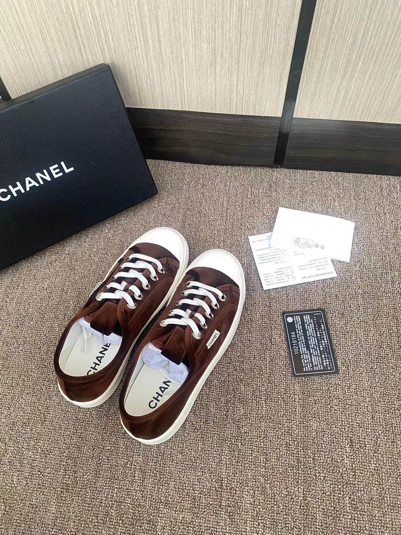 CC 26s Sneaker Brown Velvet 799315