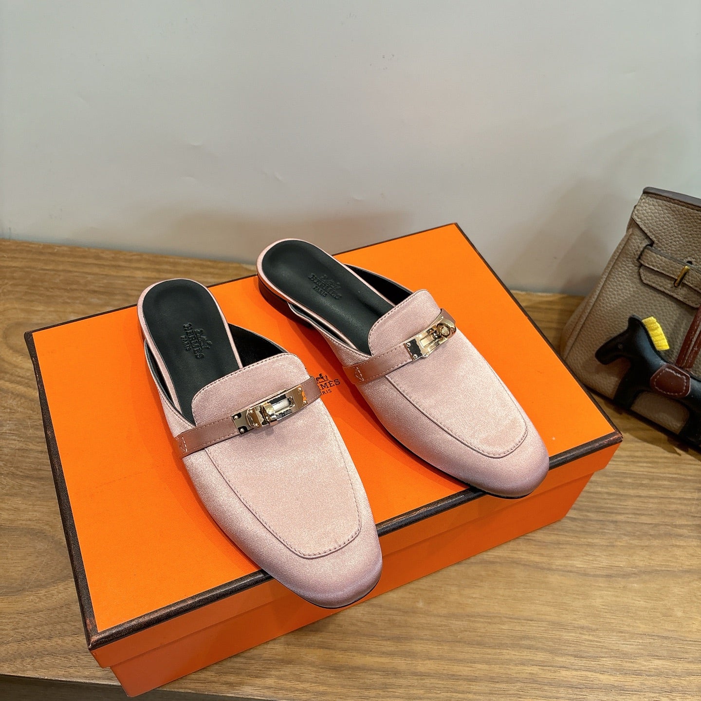 HM 26ss Mule Light Pink Smooth Calfskin Leather 638475