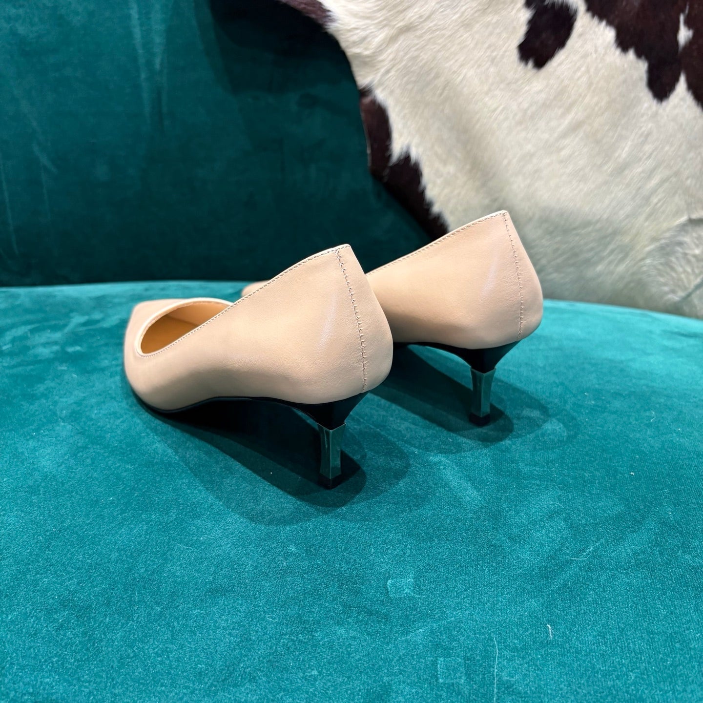 GG Pointed-Toe Slingback Light Beige Leather 741257