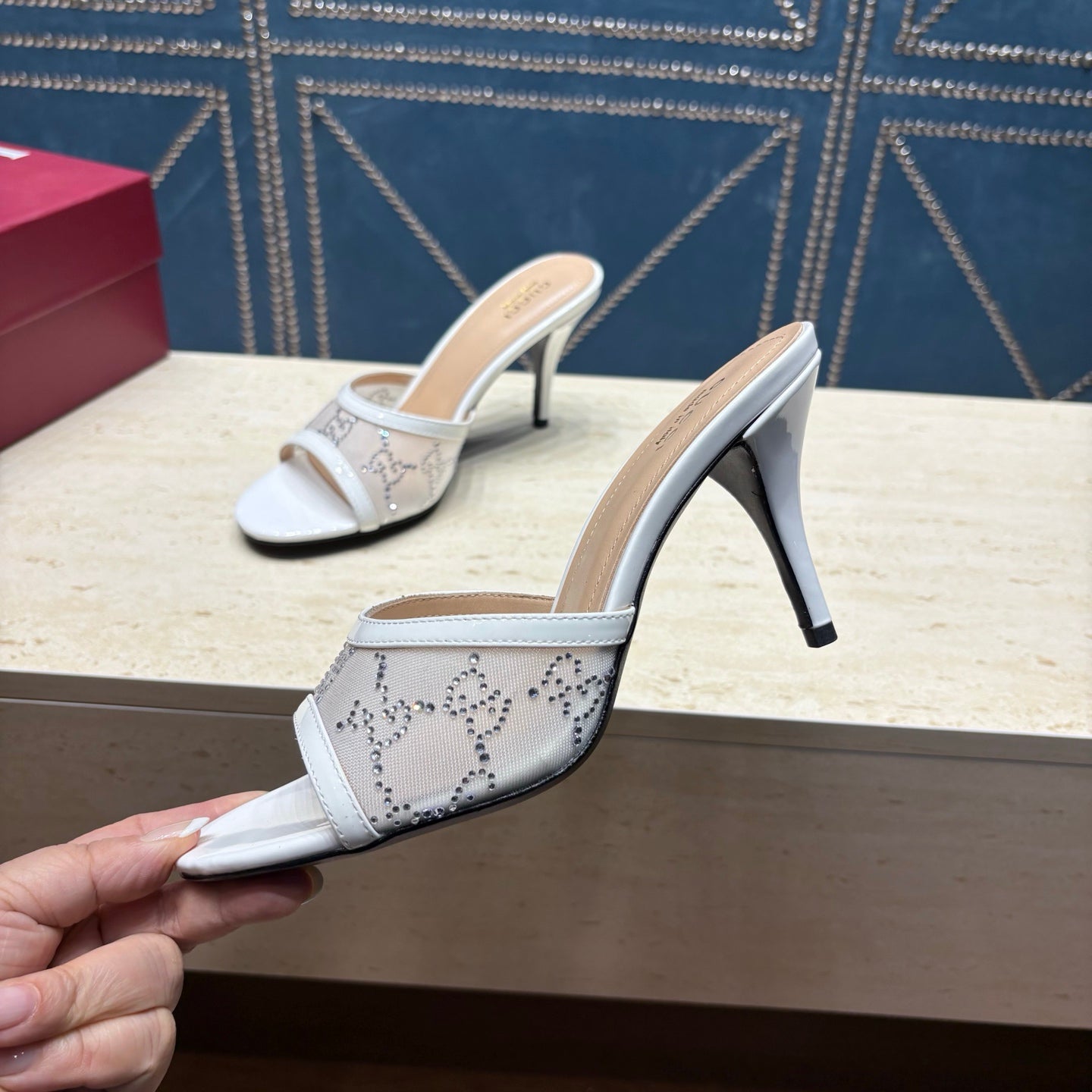 GG Women's Crystal Slide 8.5cm Sandal White Mesh Leather 741298