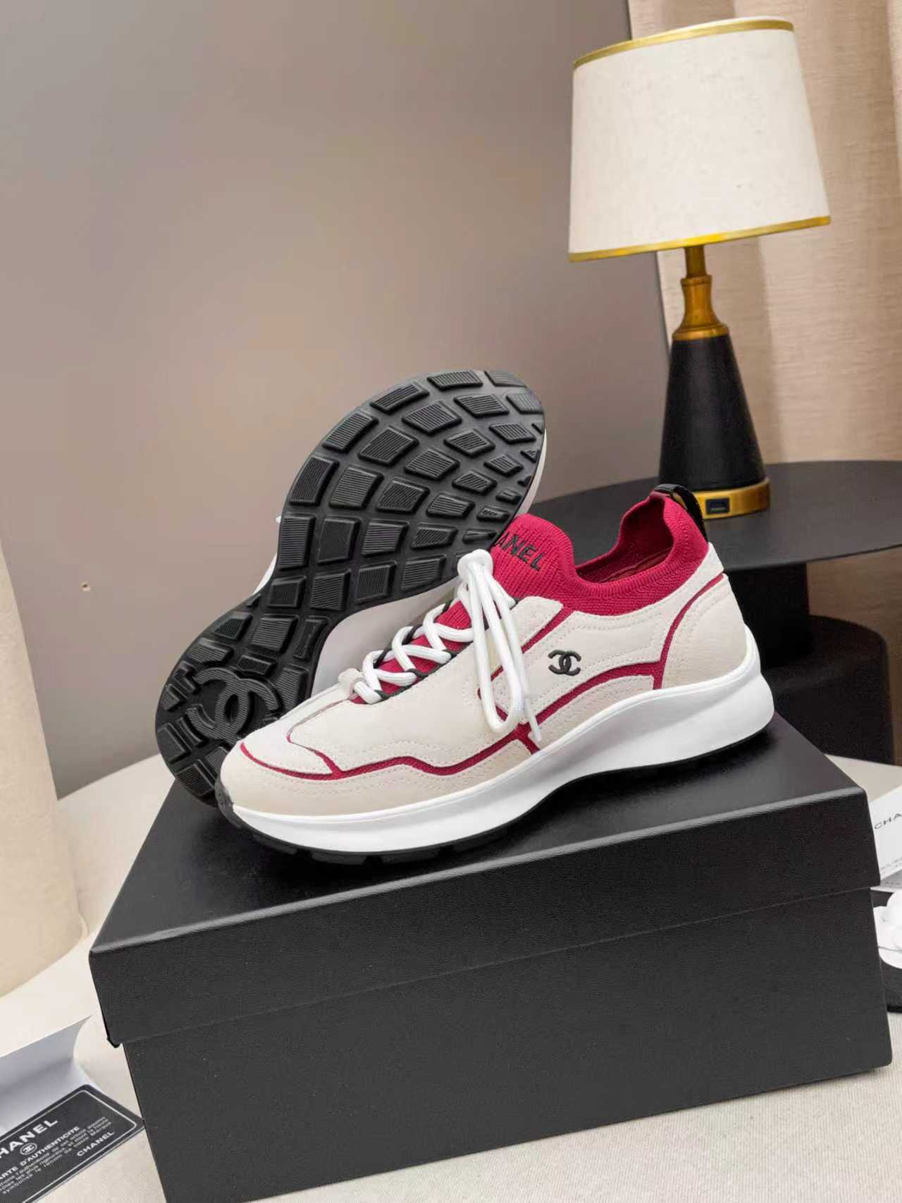 CC Métiers d’art 2026 Sneakers Red White Calfskin Fibers 846392