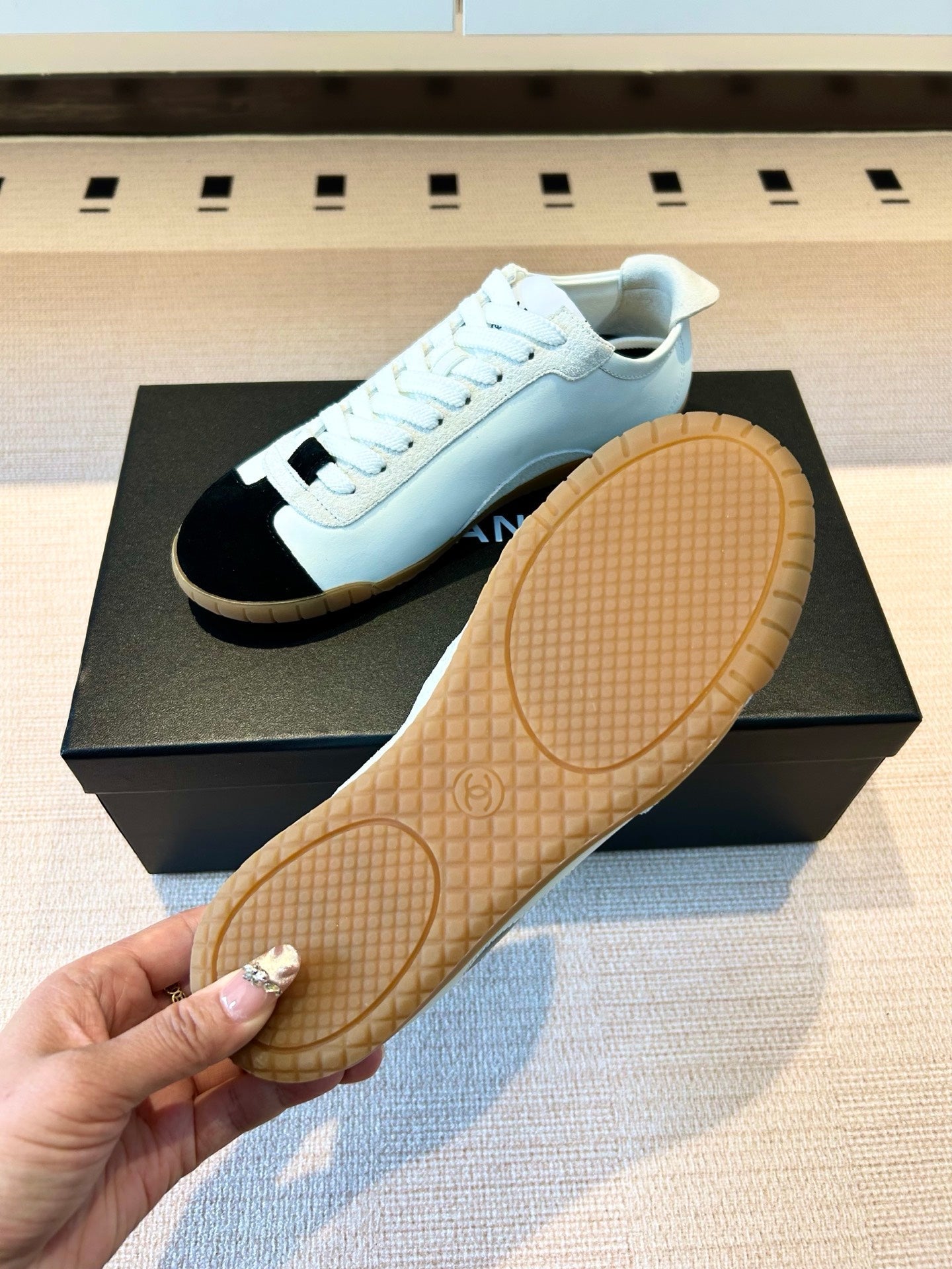 CC 26s Trainers White Black Calfskin & Suede 618696
