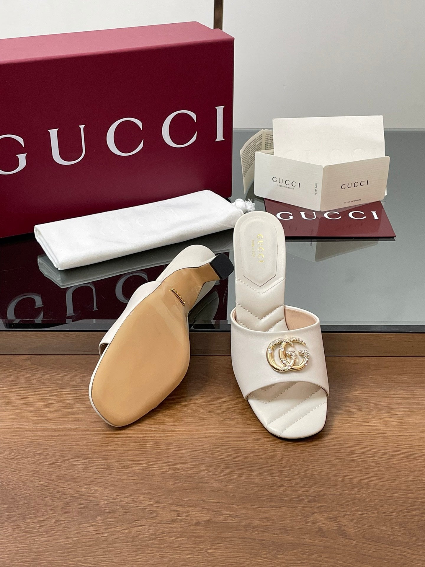 GG Canvas Mid-Heel Mules 7.5cm White Sheepskin 646478