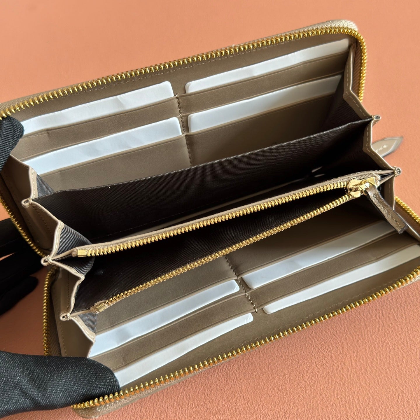 GG Zip-Around Wallet Taupe Matelassé Leather