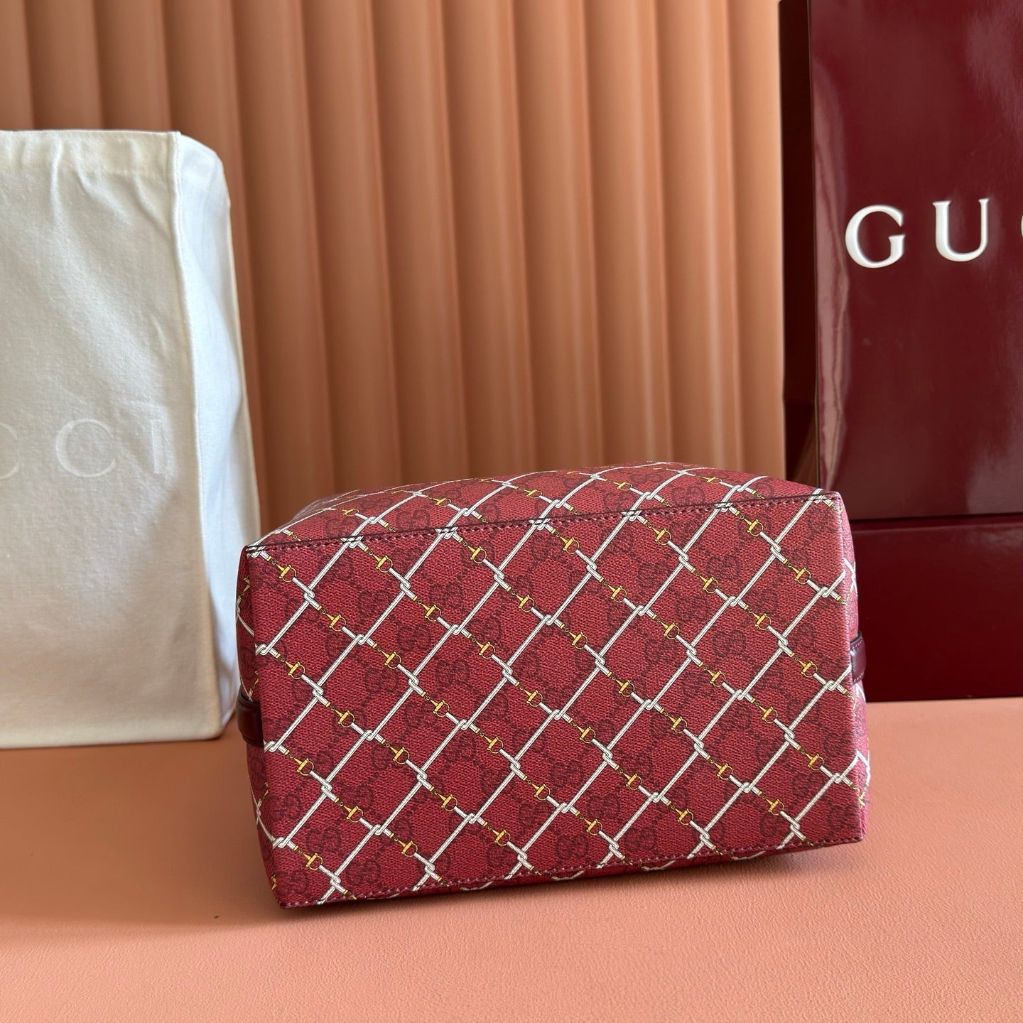 GG Emblem Bucket Bag 25cm Red GG Fabric
