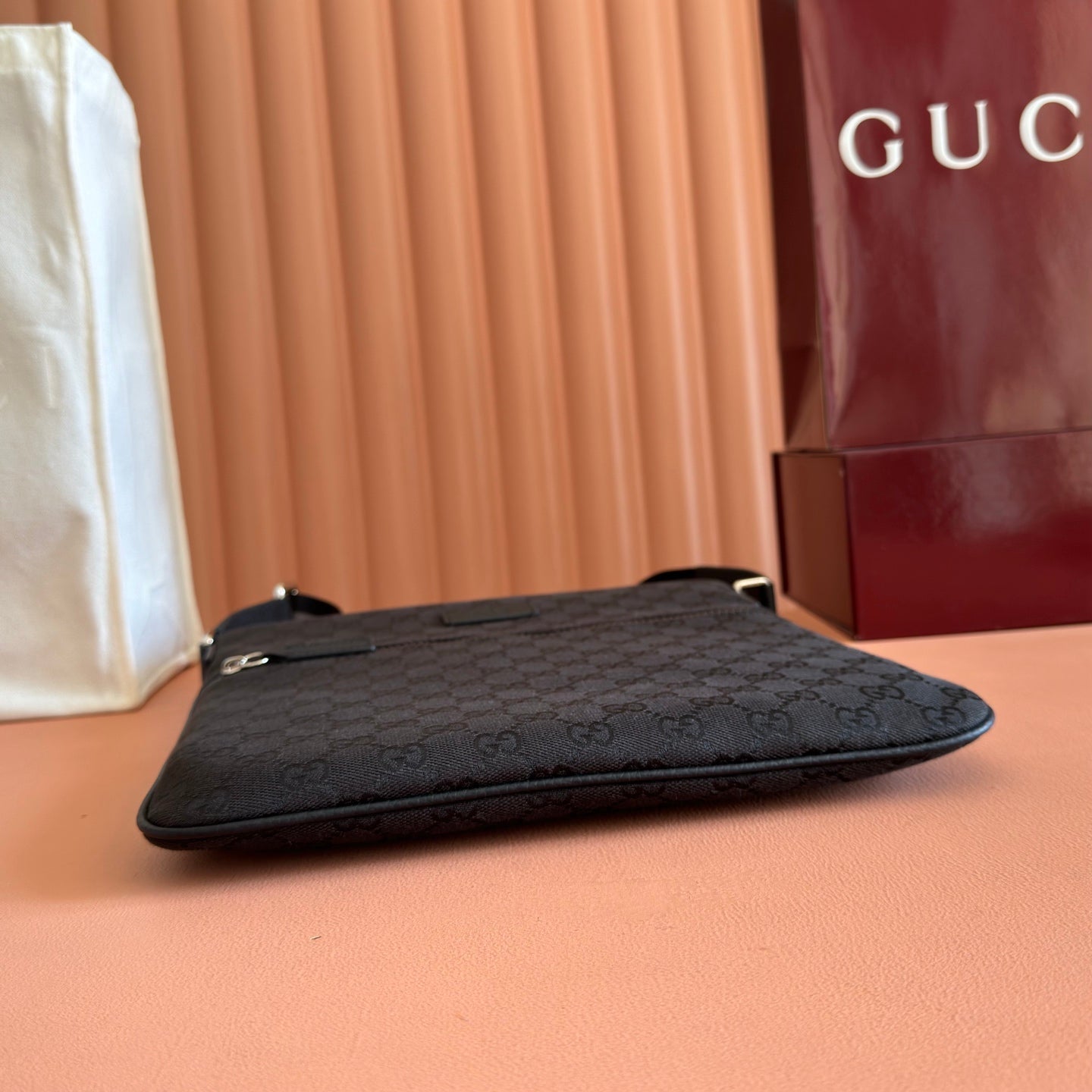 GG Messenger Bag Black GG Supreme Canvas 280980