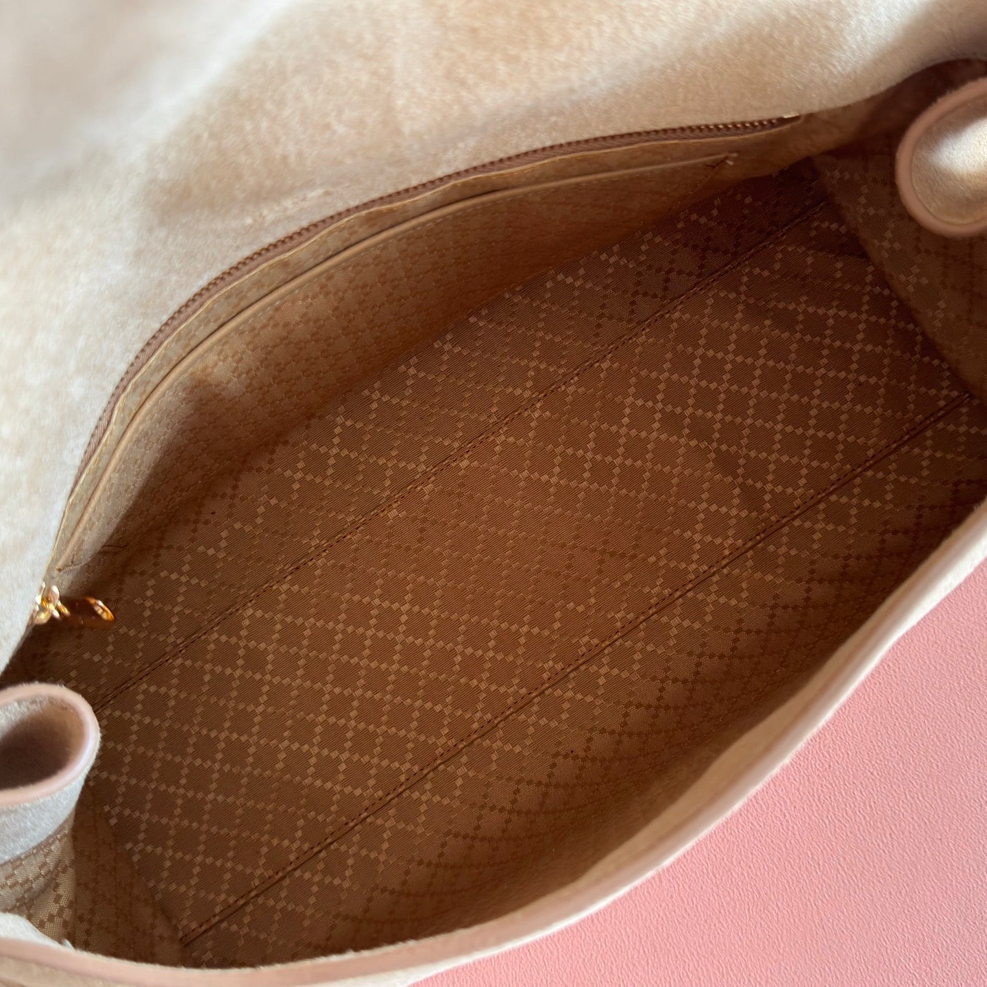 GG Paparazzo Large Top Handle Bag Beige Suede 292570