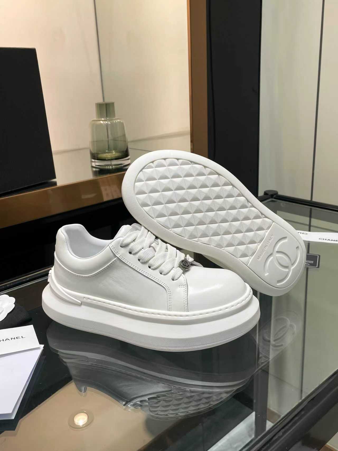 CC 26s Oversized Sneaker White Lambskin 935463