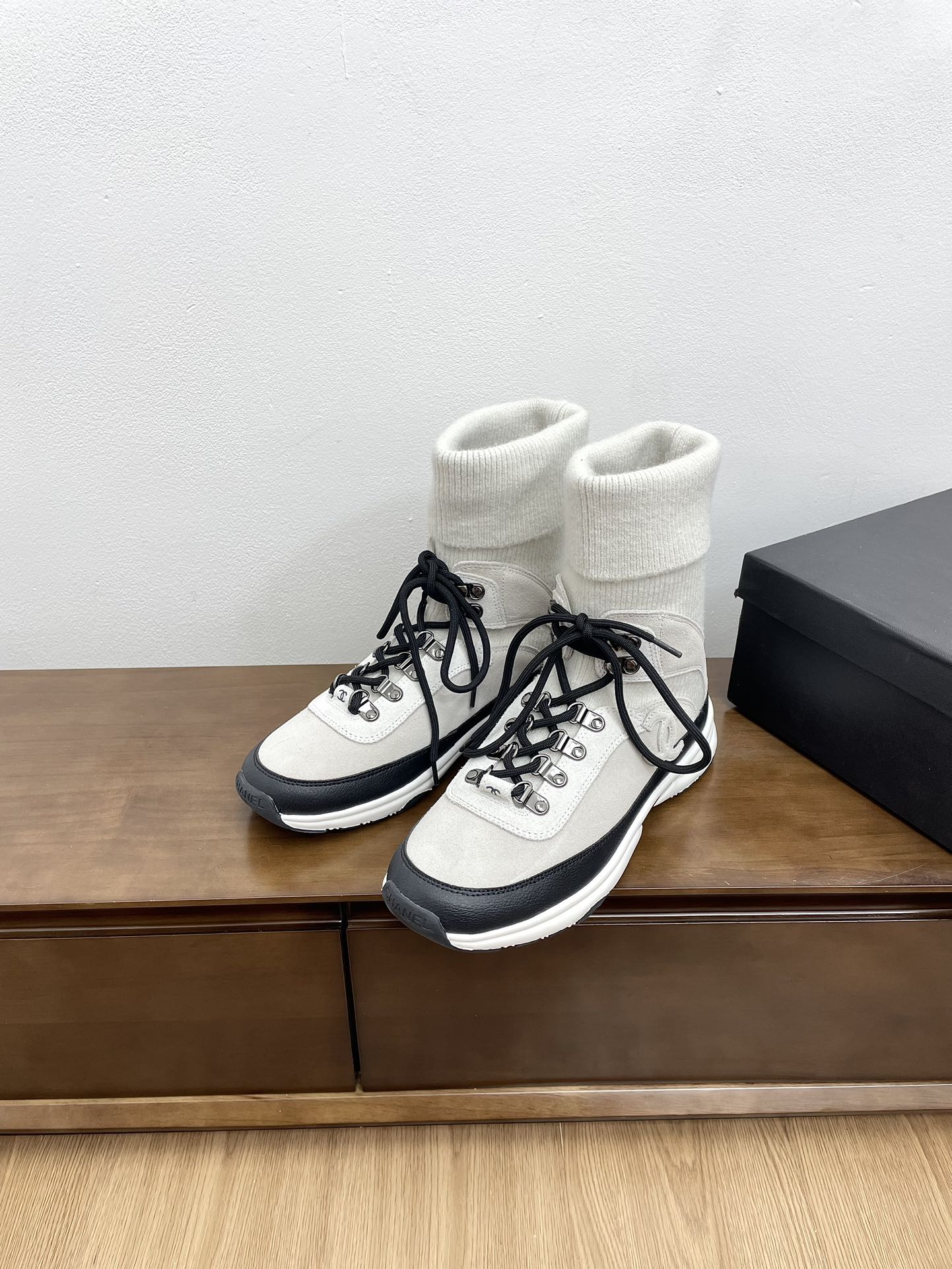 CC Sneaker 30mm White Suede And Wool