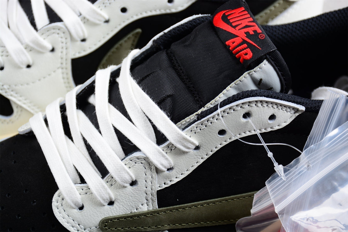 AJ 1 Retro Low OG SP Travis Scott Olive