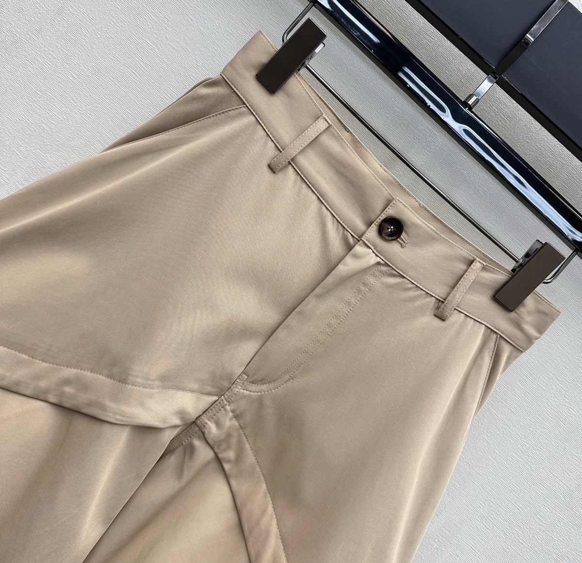 Loew 26 Khaki Wide-Leg Shorts in Cotton 378630