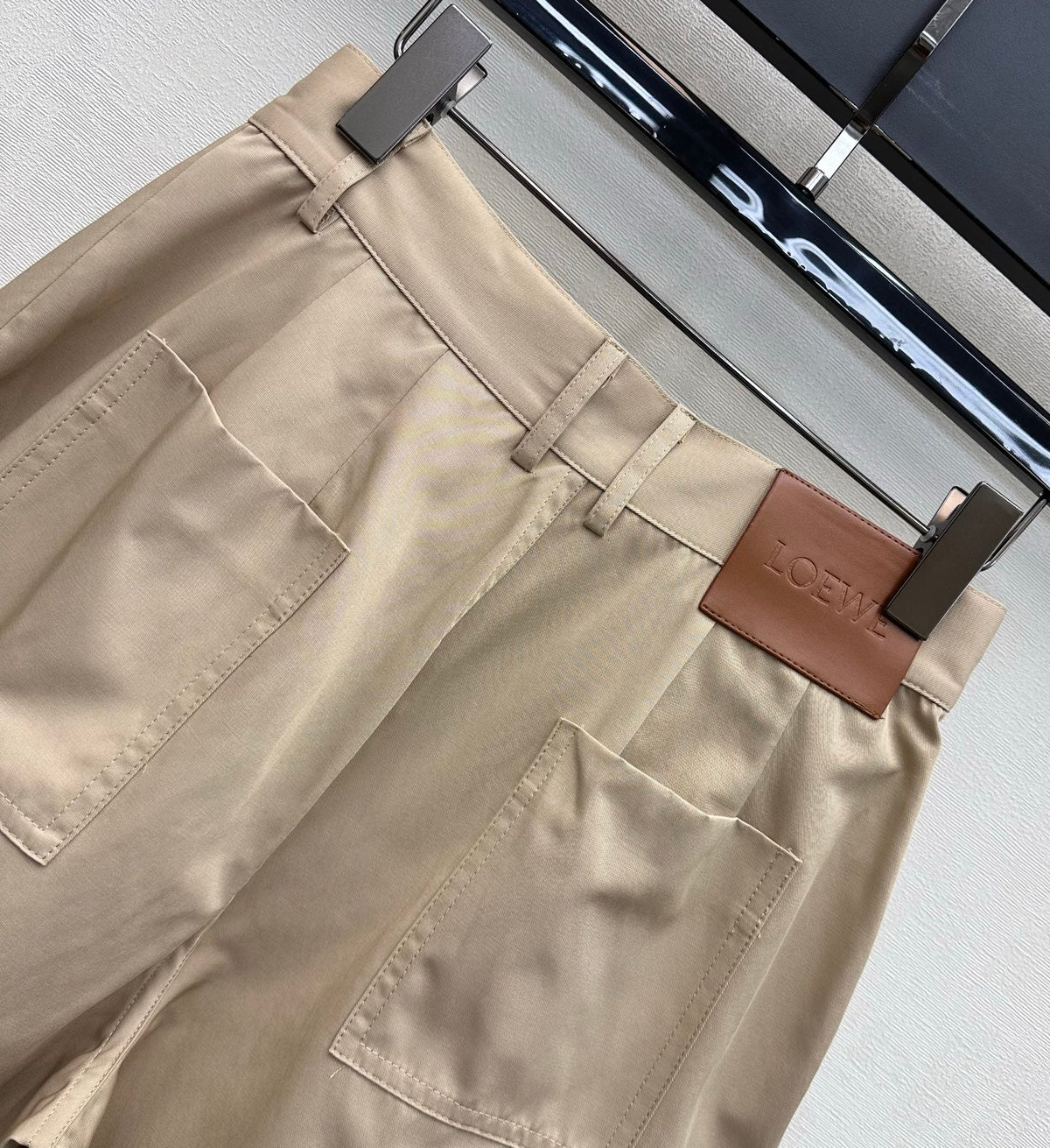 Loew 26 Khaki Wide-Leg Shorts in Cotton 378630