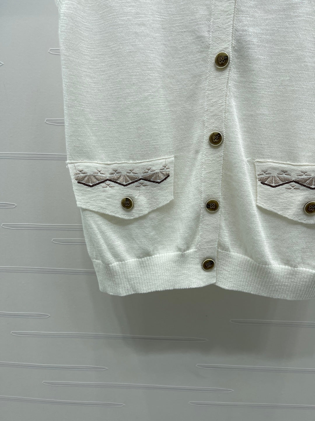 Loew 26 Embroidered Collared Knit Vest White in Wool 382065