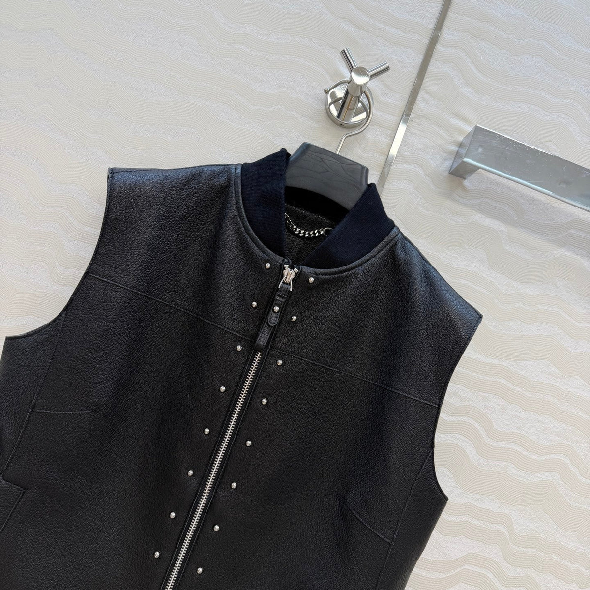 HM Elegant Equestrian-inspired Genuine Jacket Black in Sheepskin