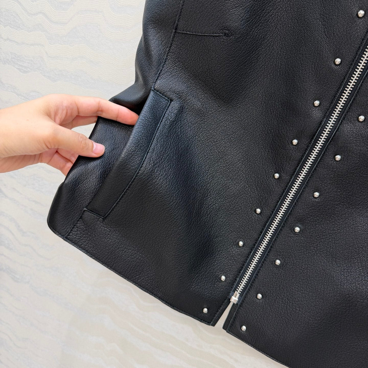 HM Elegant Equestrian-inspired Genuine Jacket Black in Sheepskin