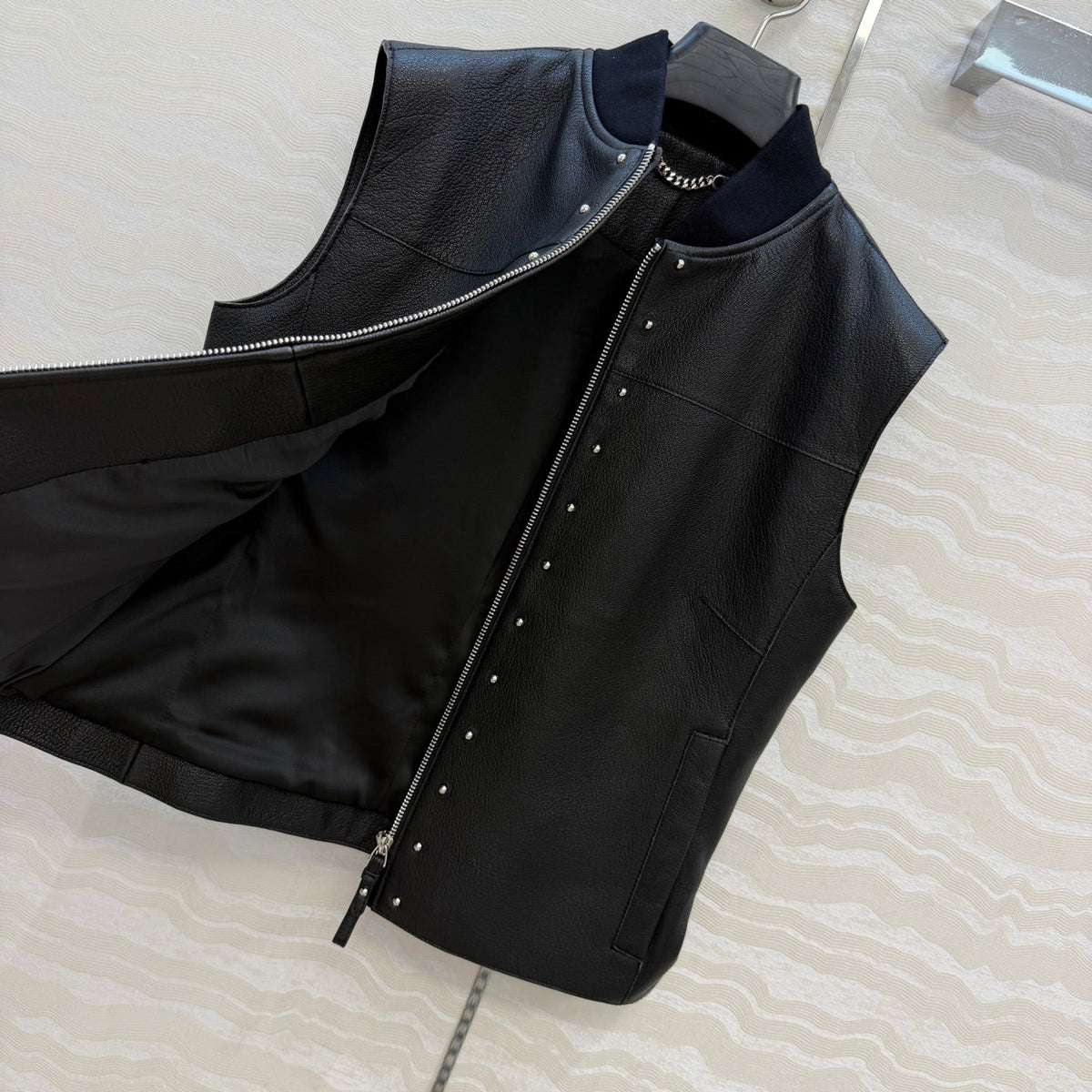HM Elegant Equestrian-inspired Genuine Jacket Black in Sheepskin