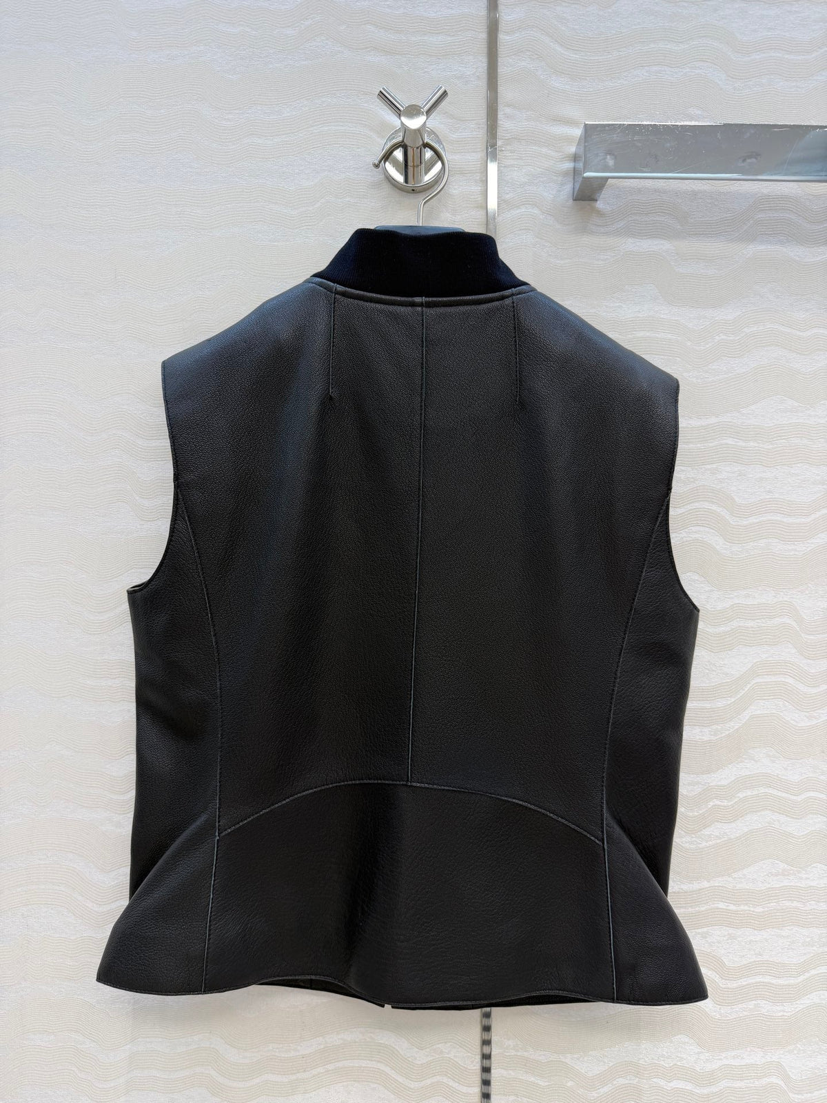 HM Elegant Equestrian-inspired Genuine Jacket Black in Sheepskin