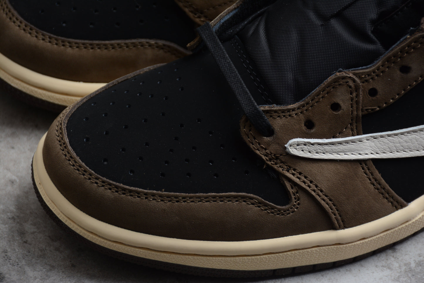 AJ 1 Retro Low OG SP Travis Scott Mocha