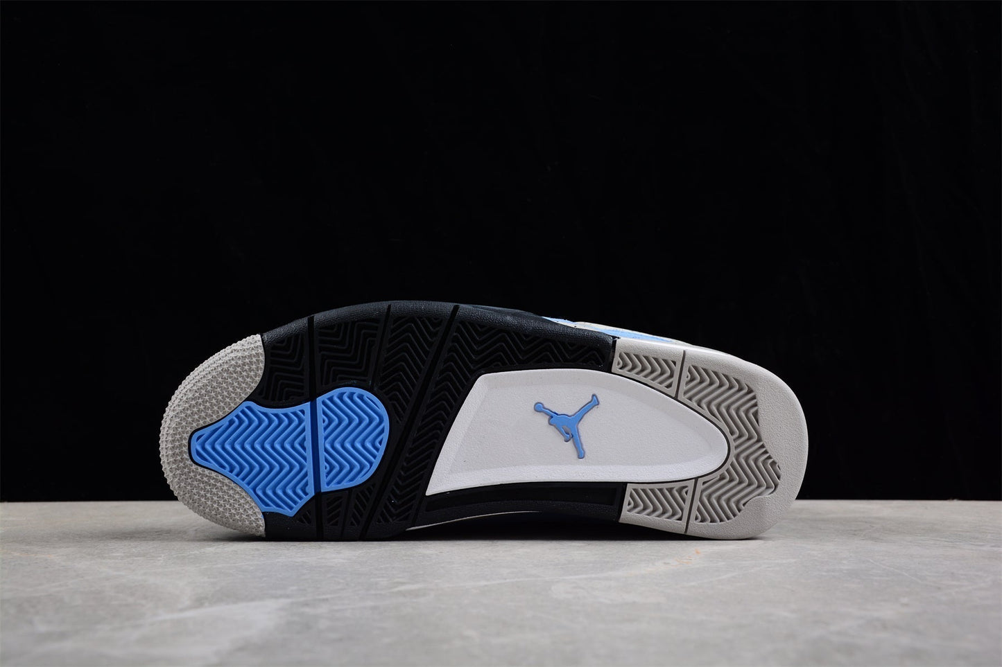 AJ 4 RETRO  UNIVERSITY BLUE