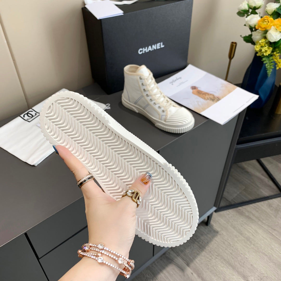 CC 26s Sneaker White Canvas 868476