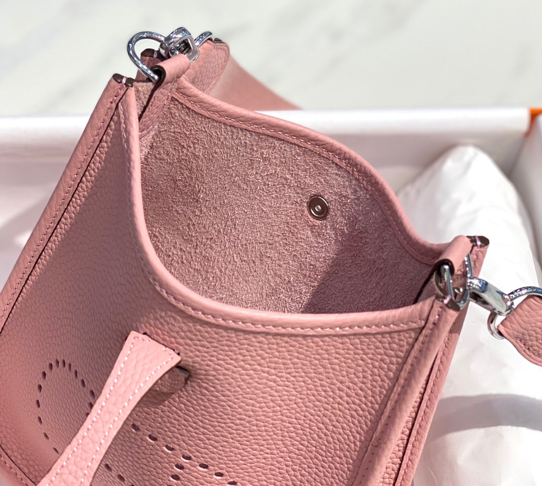 Mini Evelyne 18cm Pink Togo Silver Hardware