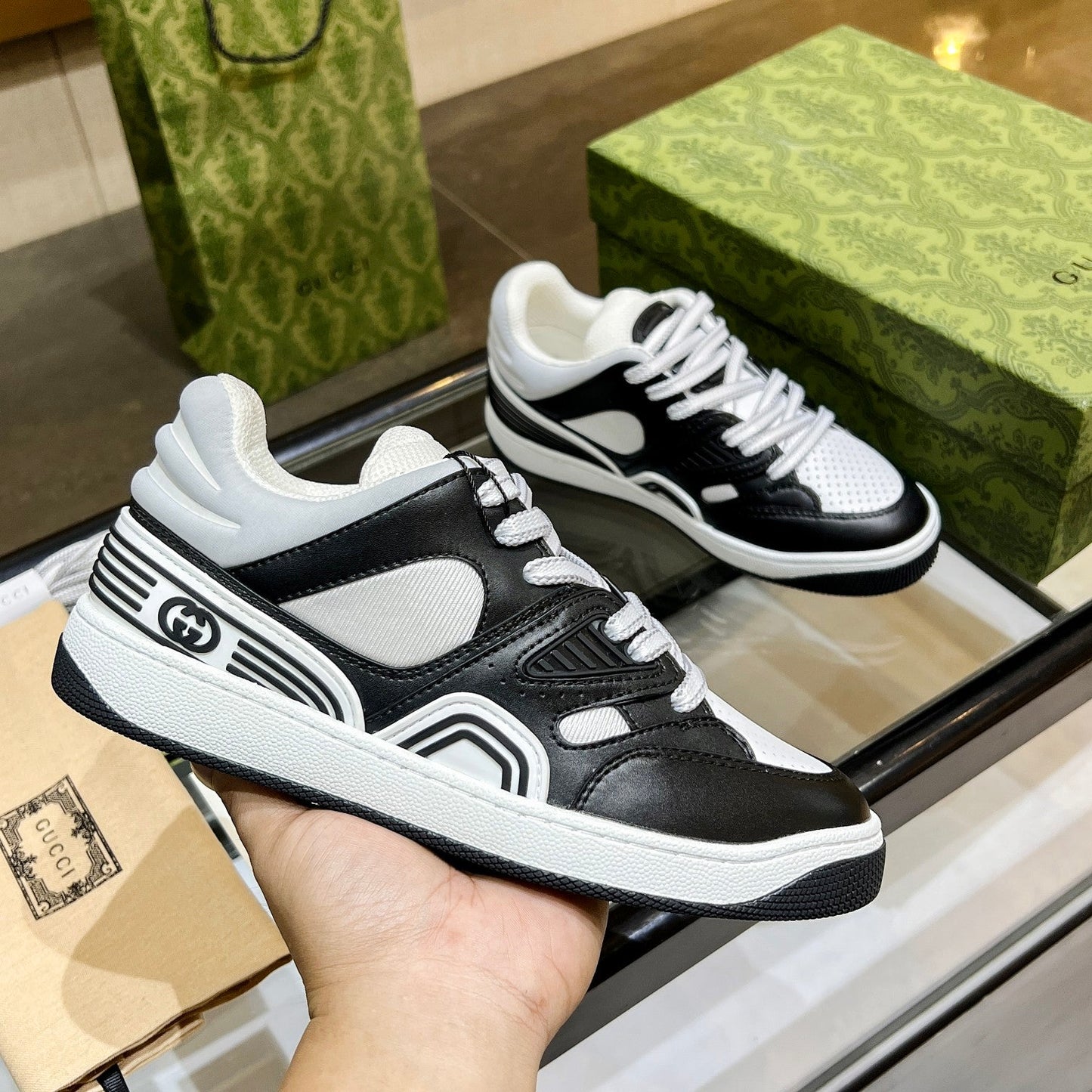 GG Basket Low Trainers White Black Leather 816635