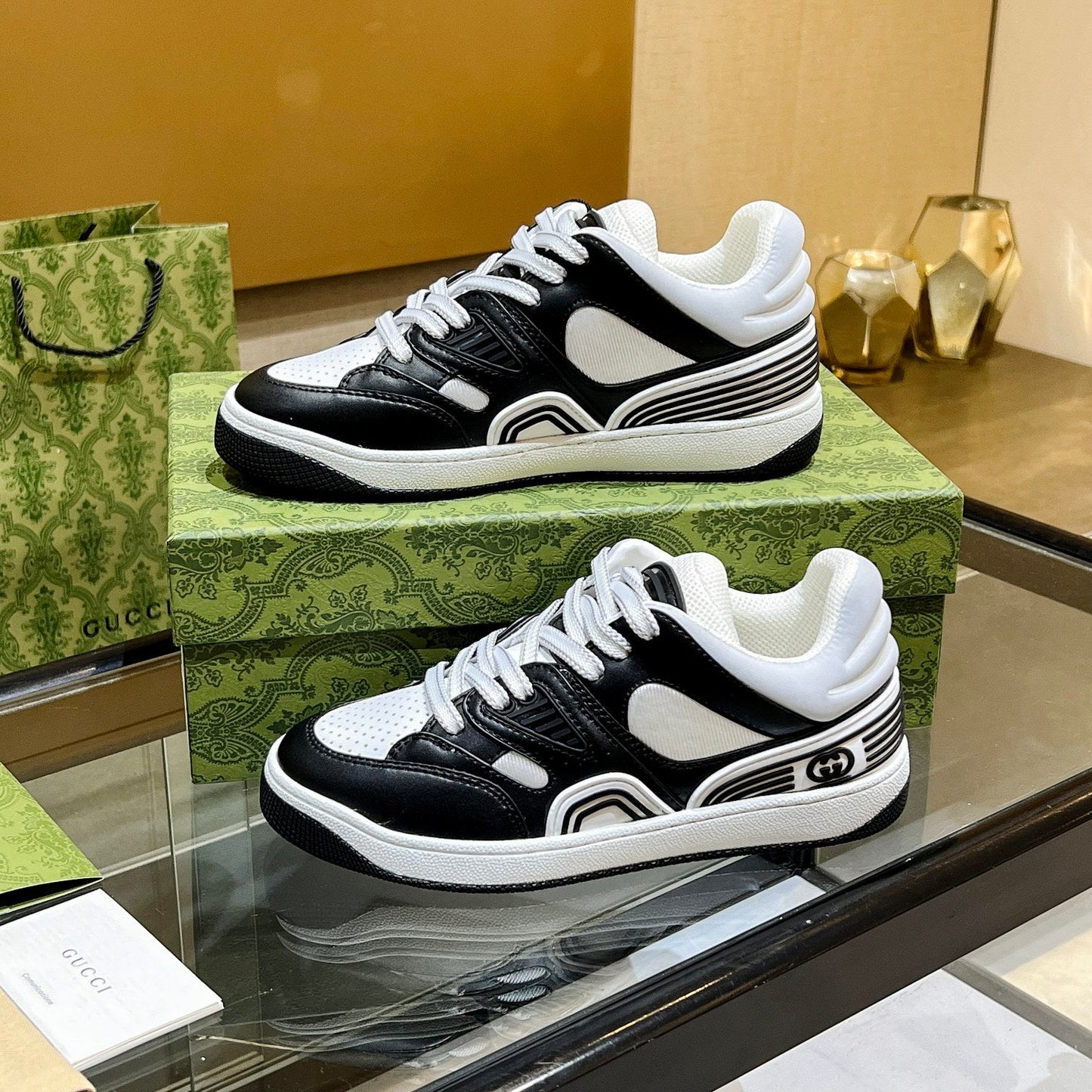 GG Basket Low Trainers White Black Leather 816635