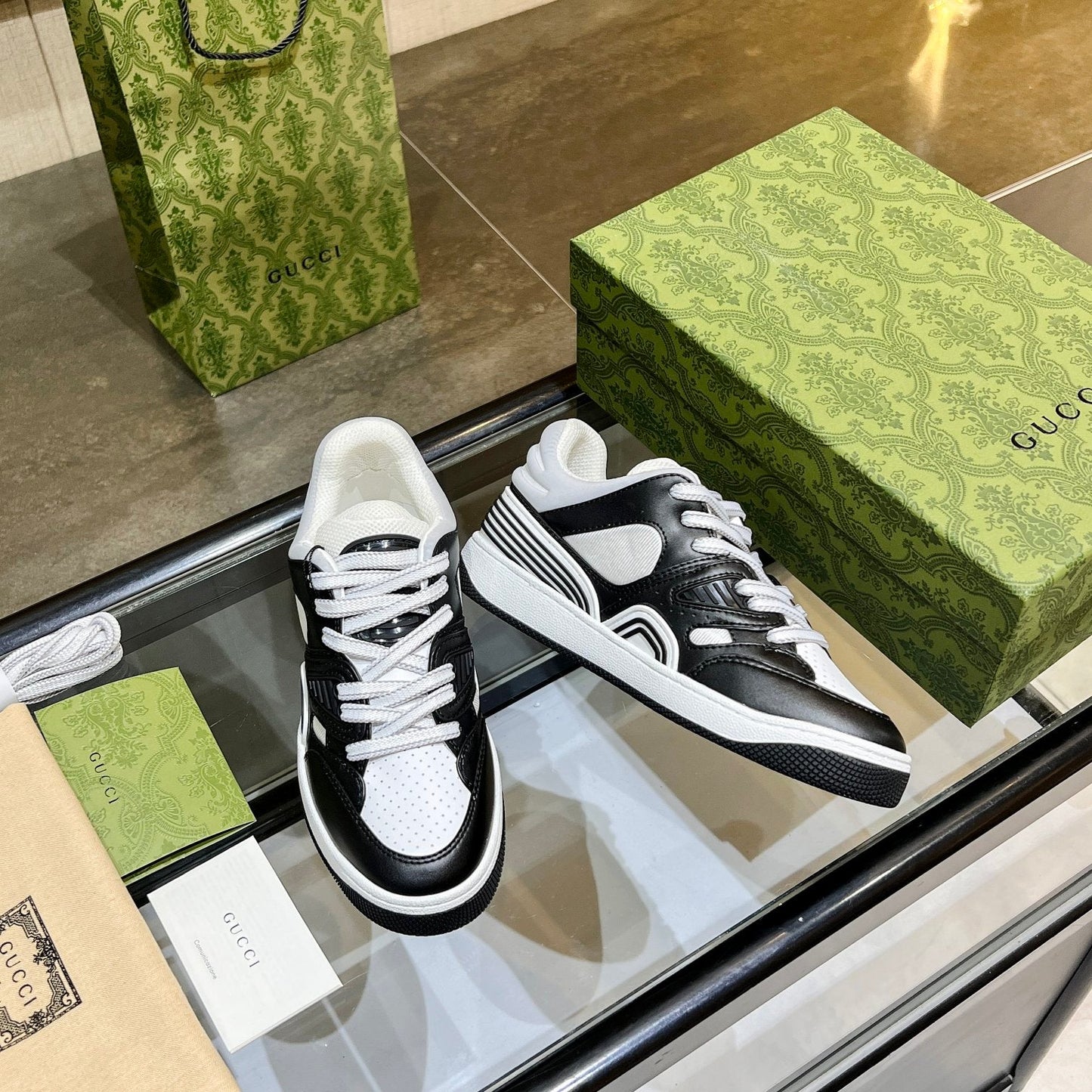 GG Basket Low Trainers White Black Leather 816635