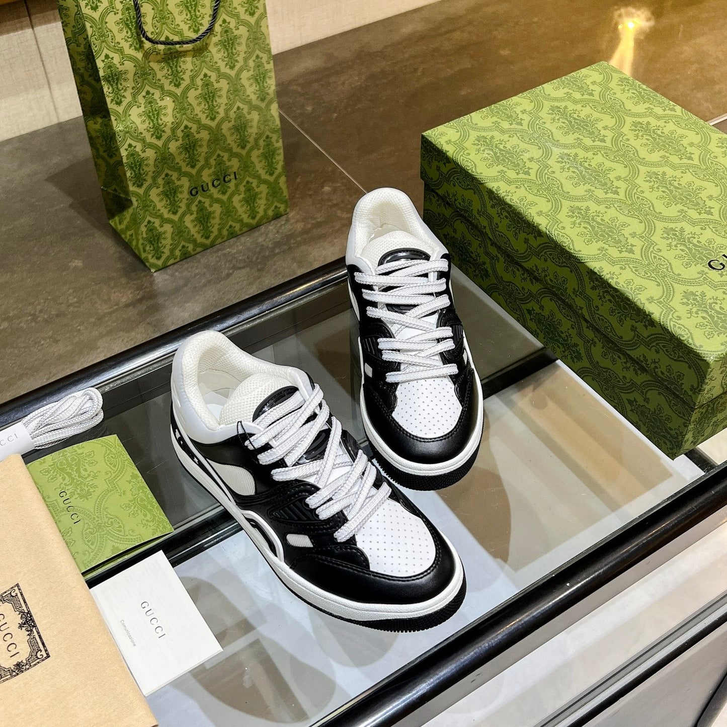 GG Basket Low Trainers White Black Leather 816635