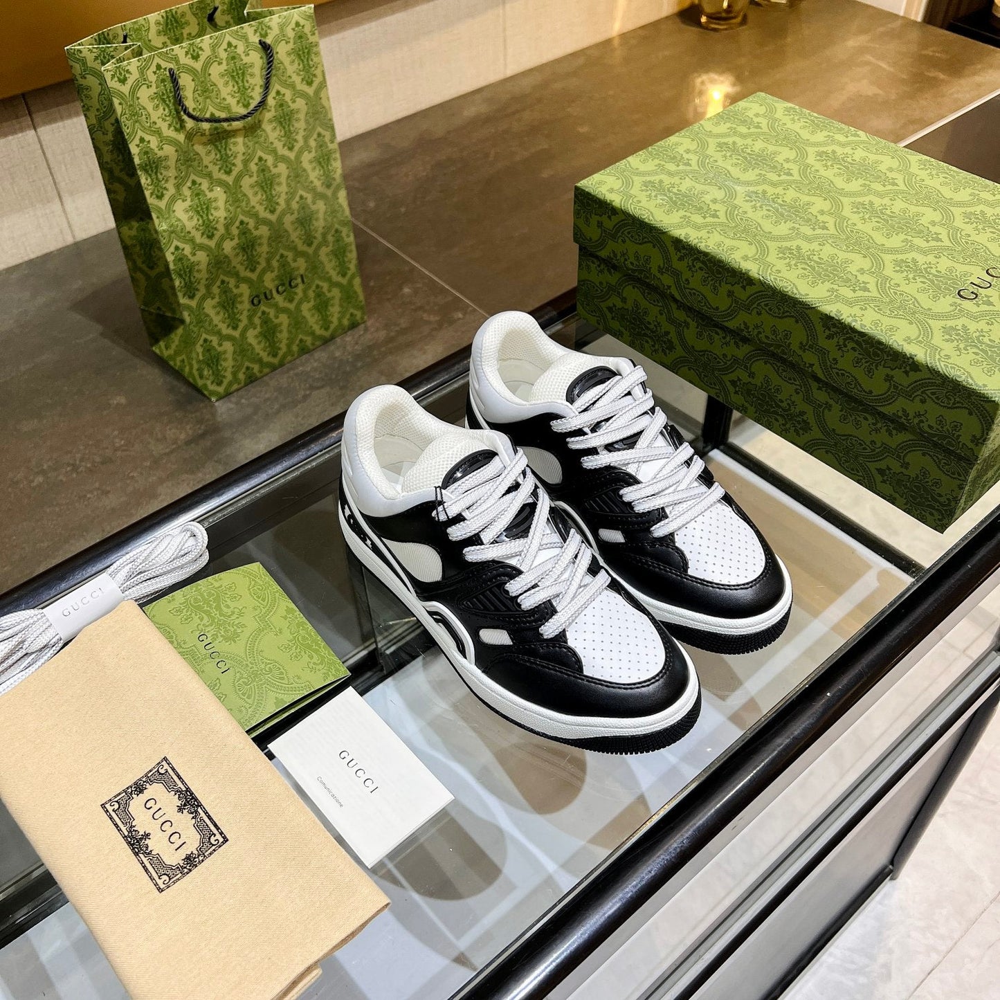 GG Basket Low Trainers White Black Leather 816635