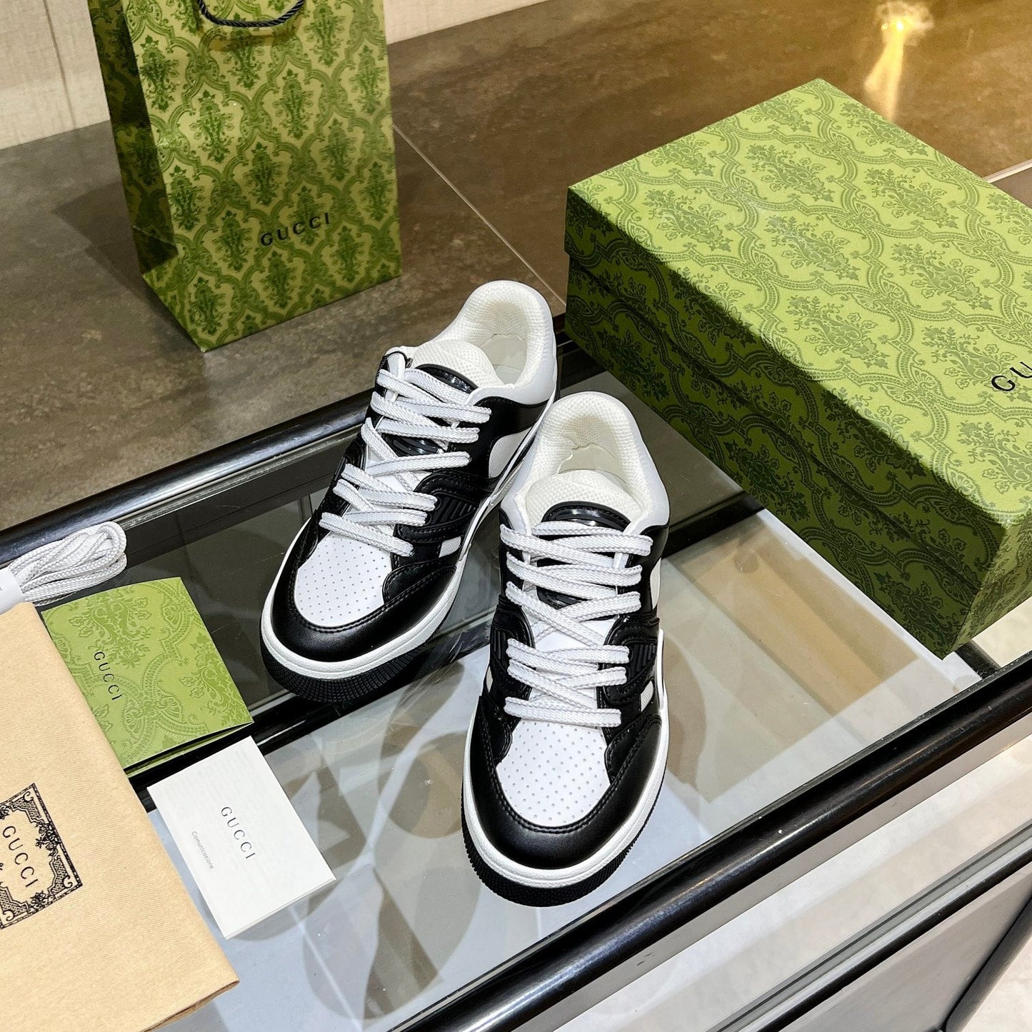 GG Basket Low Trainers White Black Leather 816635