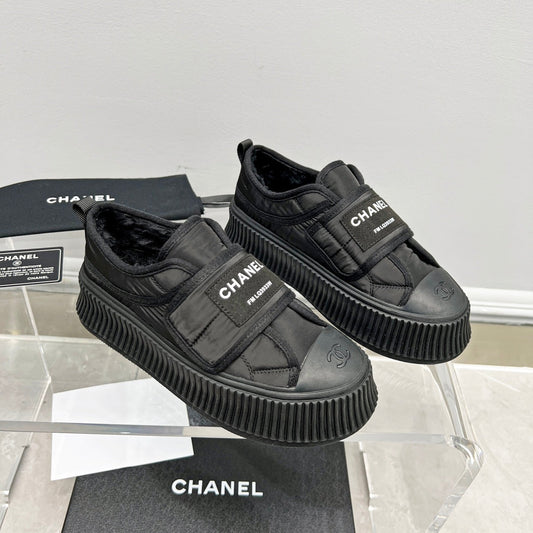 CC Low Sneaker Thick-Soled Black Rain Velvet Fabric