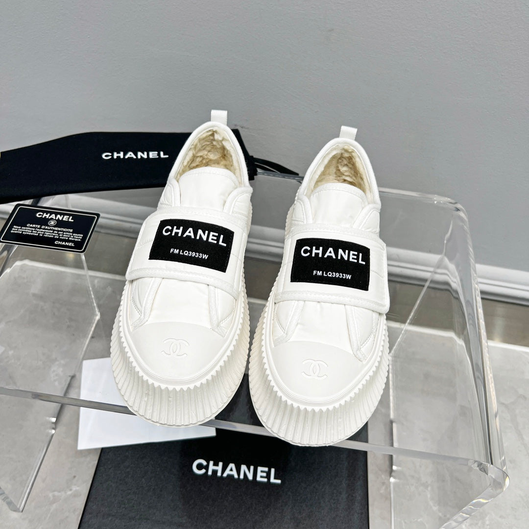 CC Low Sneaker Thick-Soled White Rain Velvet Fabric