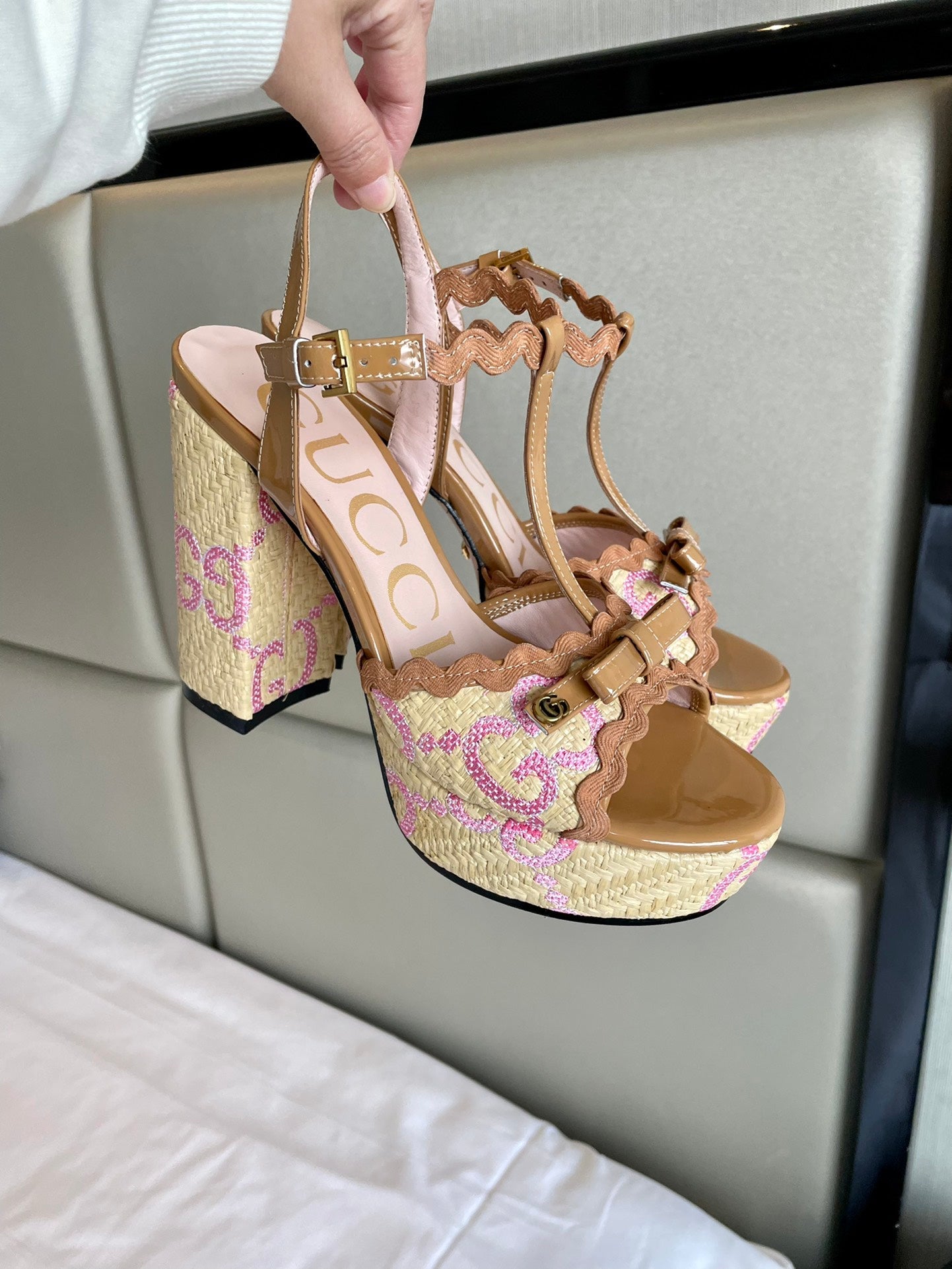 GG Kertu Platform Sandals 12cm Beige Raffia Leather 695693