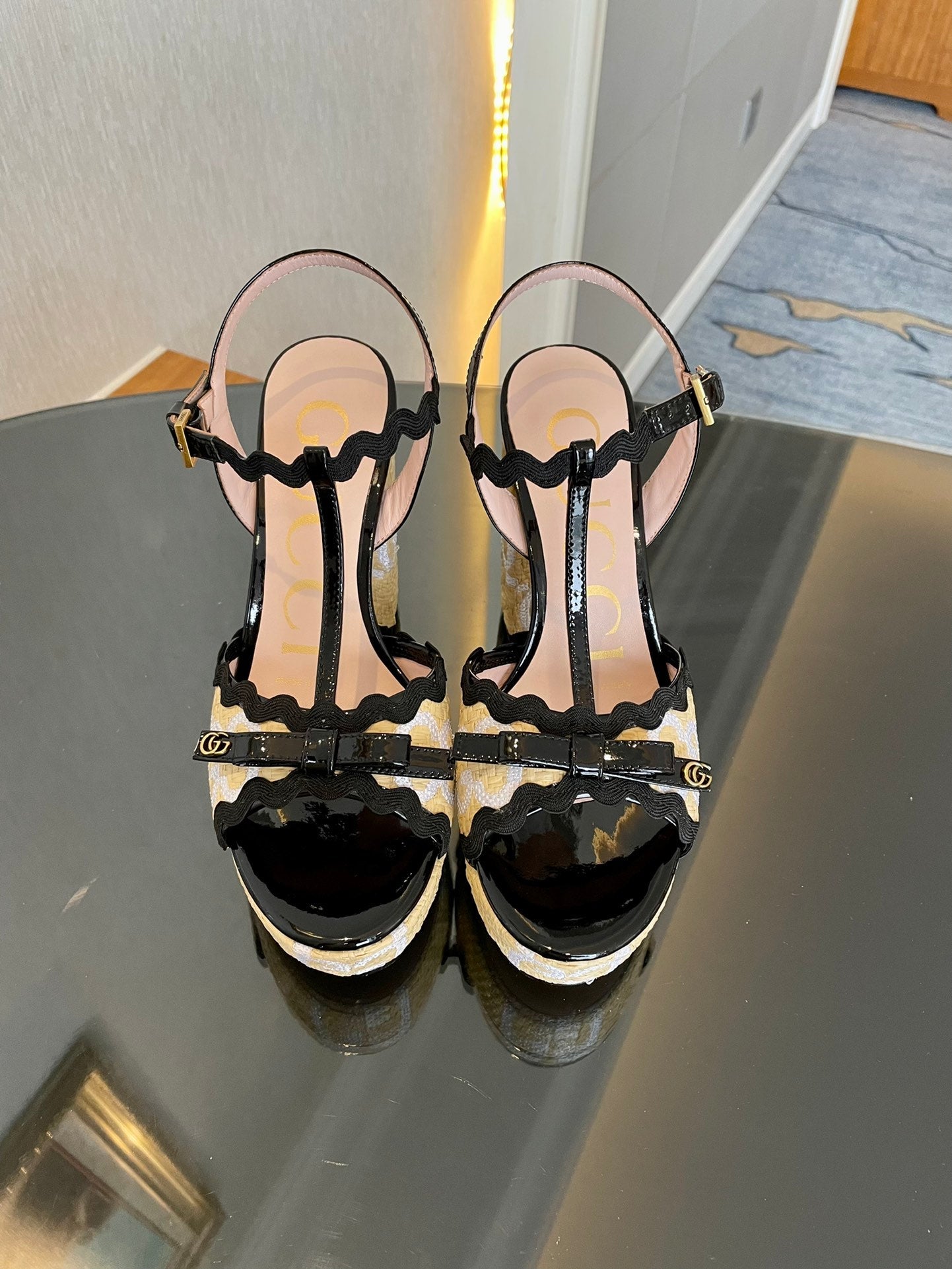 GG Kertu Platform Sandals 12cm Beige Black Raffia Leather 695697