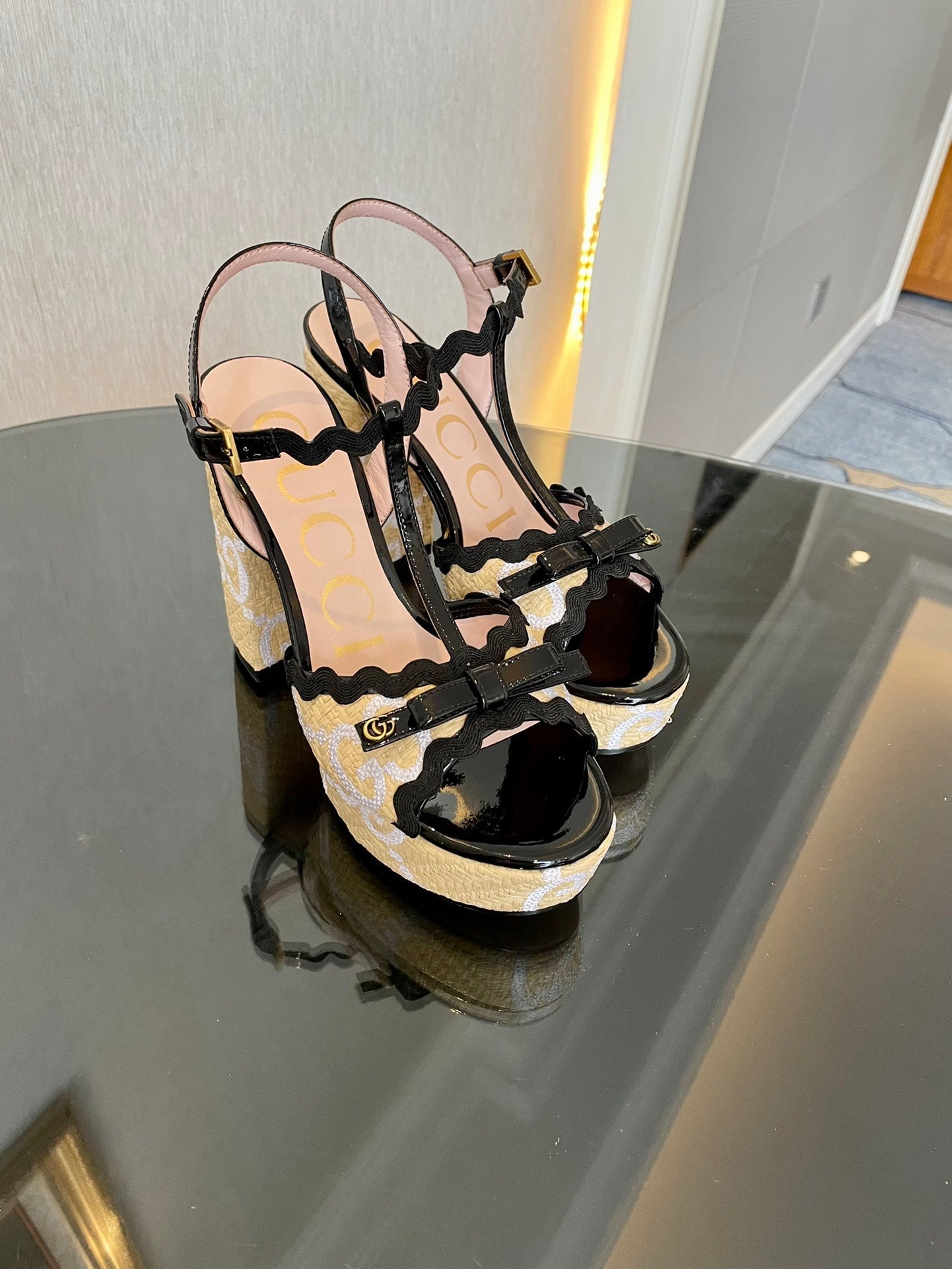 GG Kertu Platform Sandals 12cm Beige Black Raffia Leather 695697