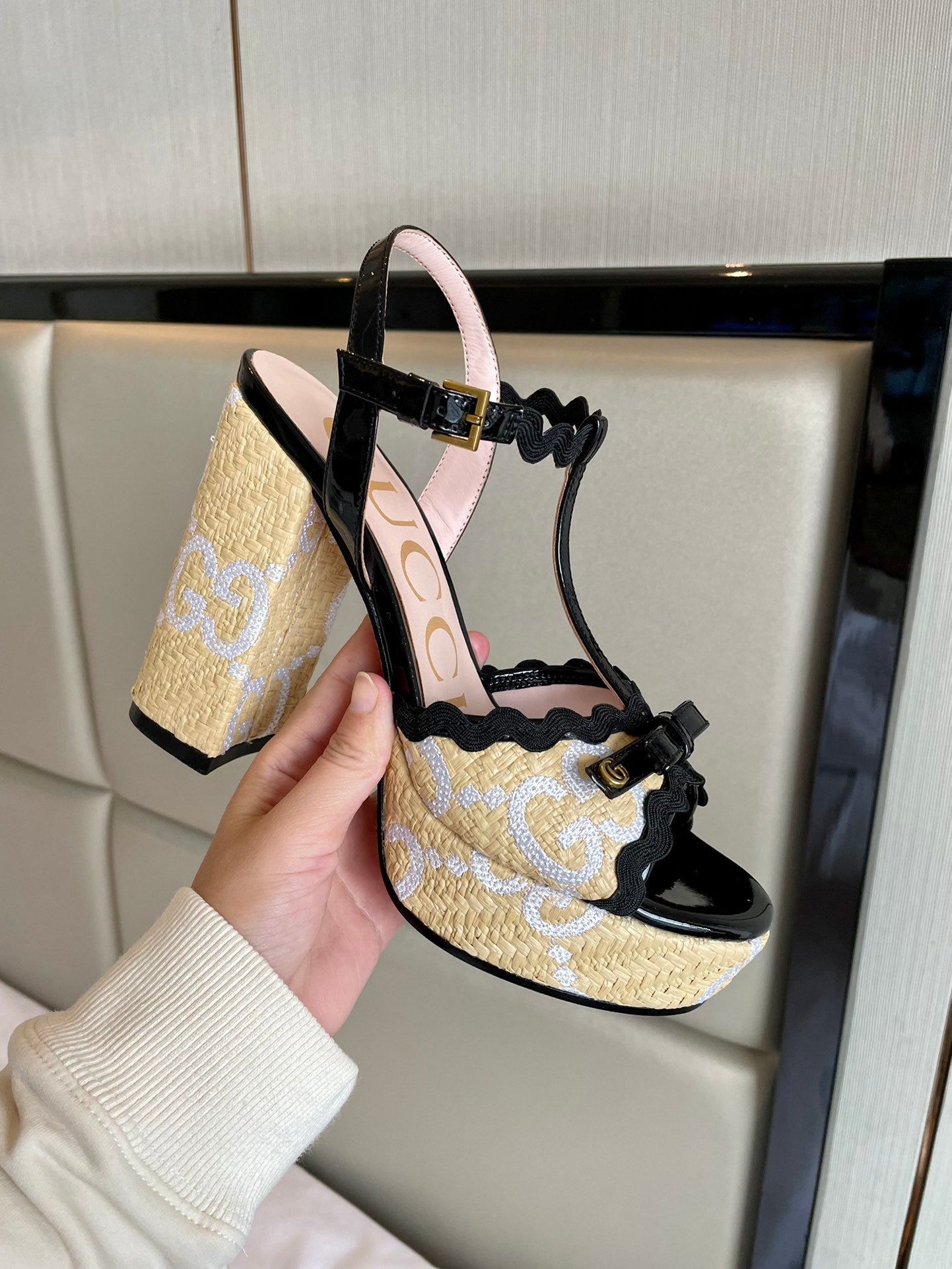GG Kertu Platform Sandals 12cm Beige Black Raffia Leather 695697