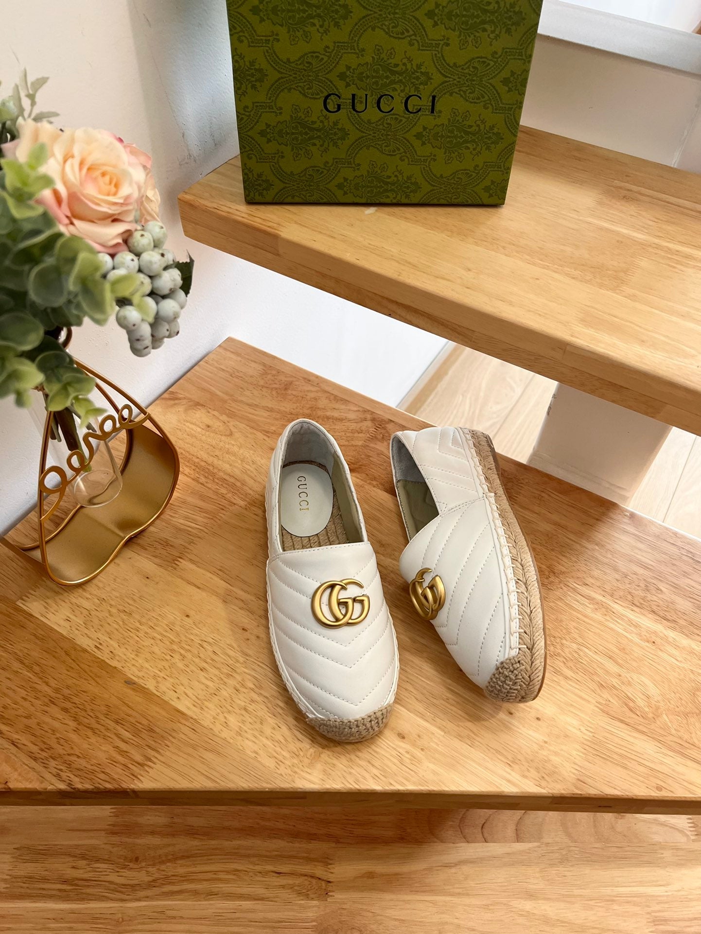 GG 26ss Loafer White Straw Sheepskin 692194